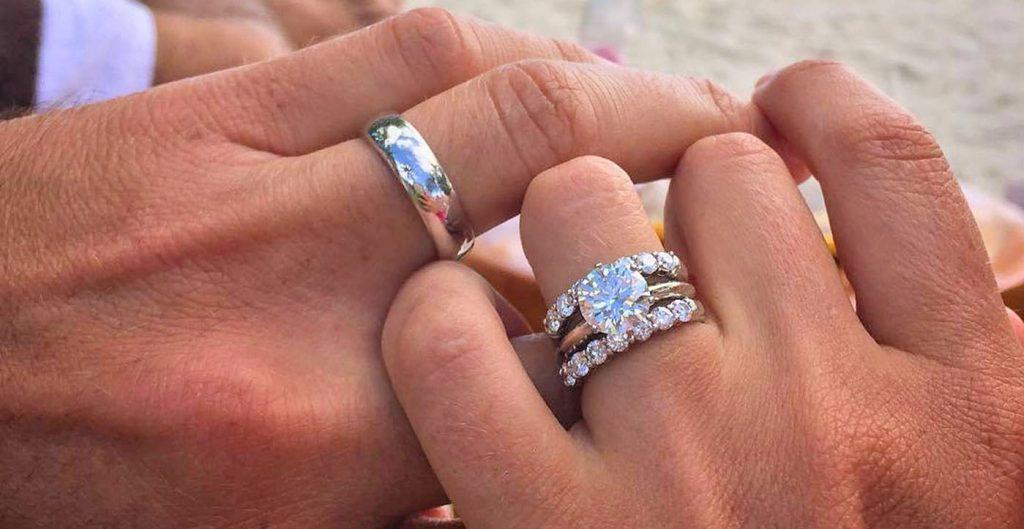 How To Wear Wedding Rings: Rules for Your Ring Finger | Oh So Perfect Proposal