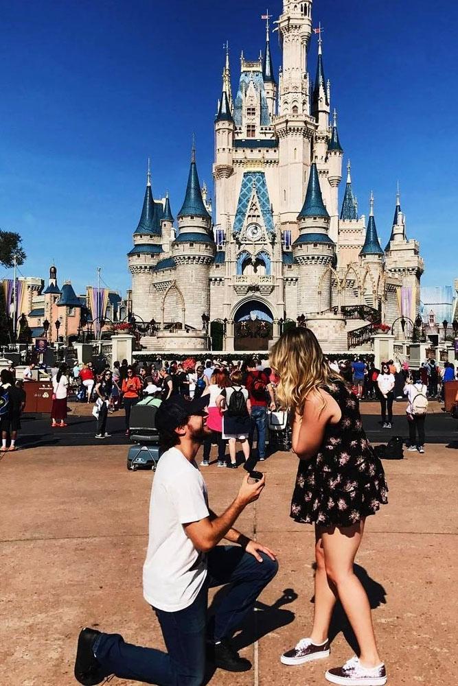 18 Best Romantic Proposals That Inspire You