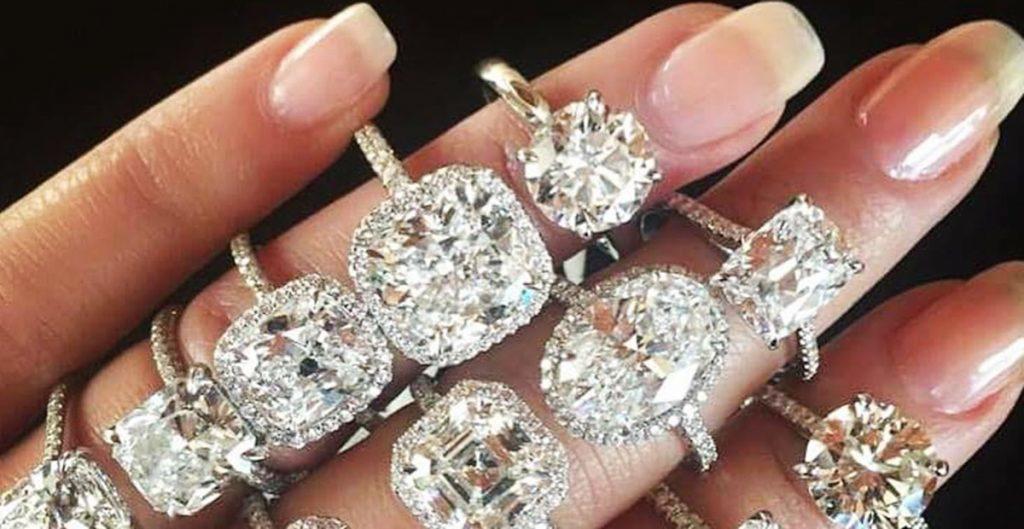 choosing a diamond for an engagement ring