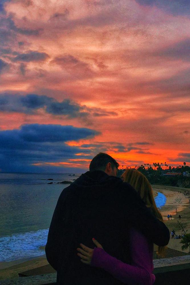 proposals increadible kiss on a sunset beach
