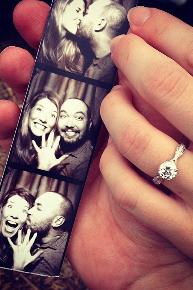 romantic ways to propose photo booth proposal