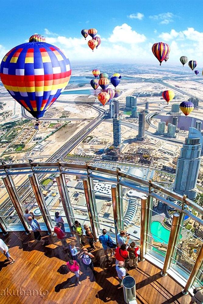 engagement photo idea balloons proposal idea