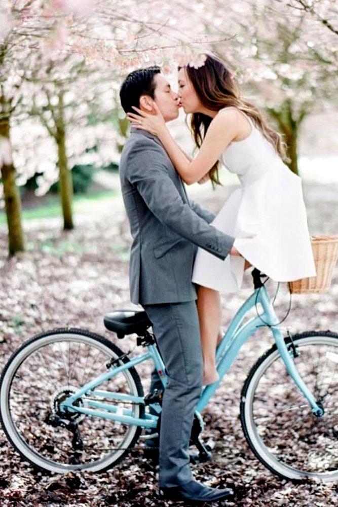 engagement photo ideas bike proposal idea