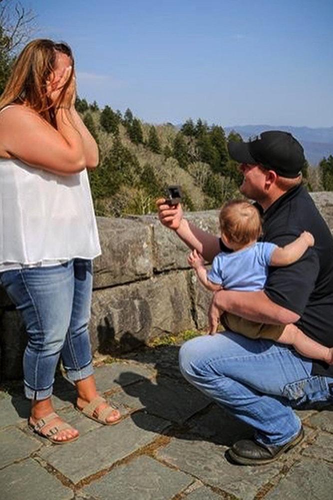 engagement photo ideas tender proposal ideas with children unexpected proposal outdoors