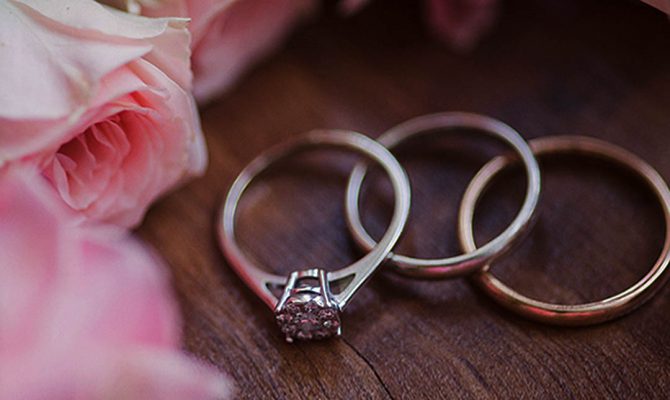diamond wedding rings with rose