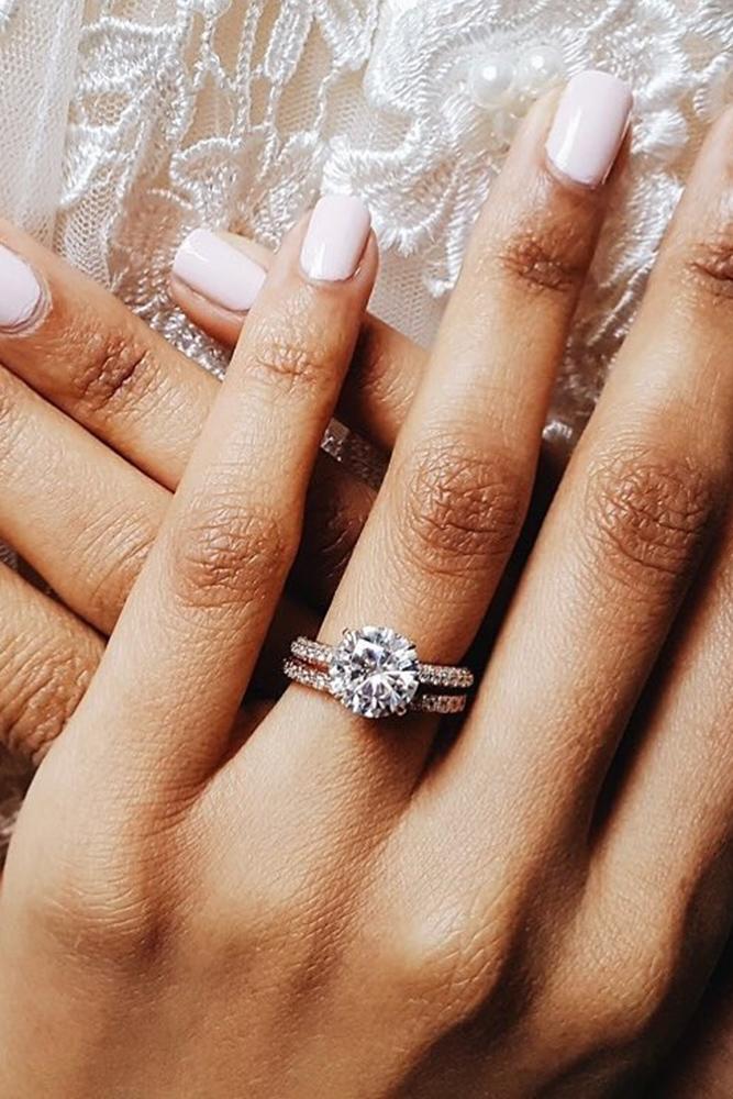 solitaire engagement rings round sets