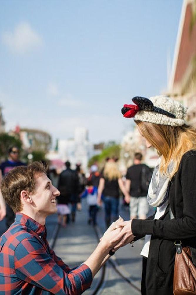 best proposal ideas couple in the disneyland love