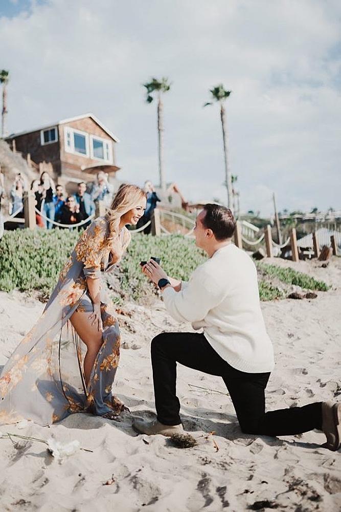 best proposal ideas man propose a woman at the beach vacation