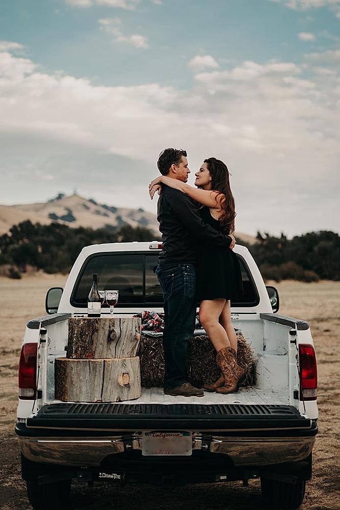 engagement pictures couple car photo