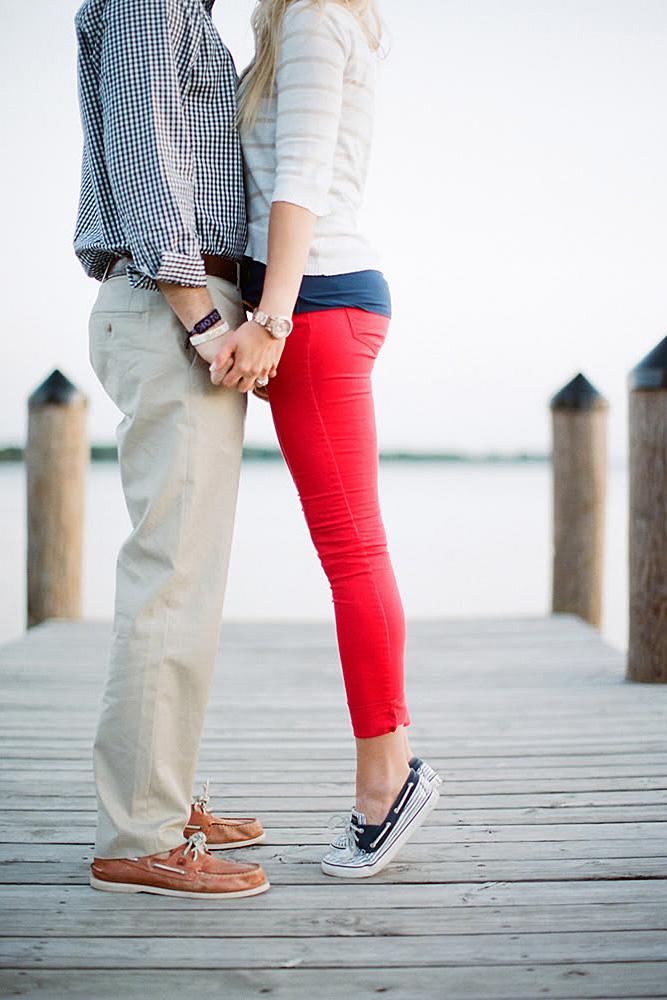 engagement pictures no face photos couple near the sea