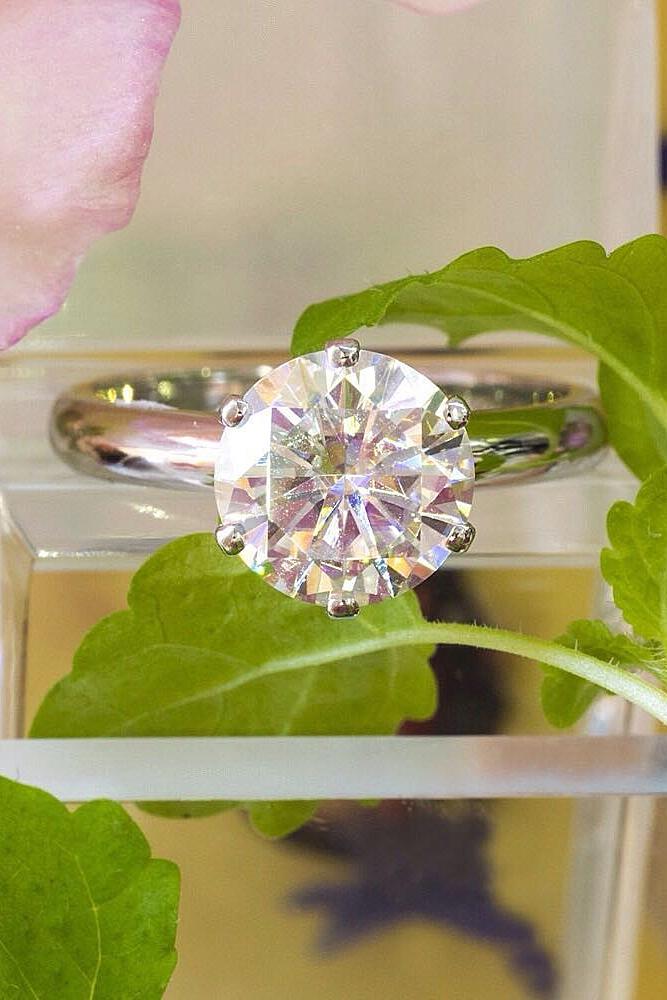 simple engagement rings round cut diamond gold solitaire