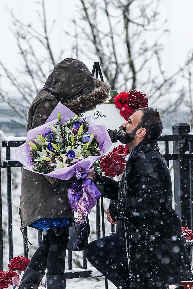 wedding proposal man propose woman bouquets