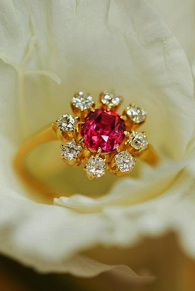 Best vintage engagement rings gold floral round cut gemstone