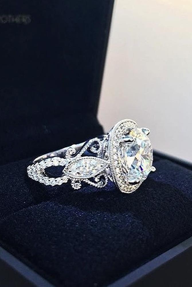 Best vintage engagement rings round cut halo white gold diamond