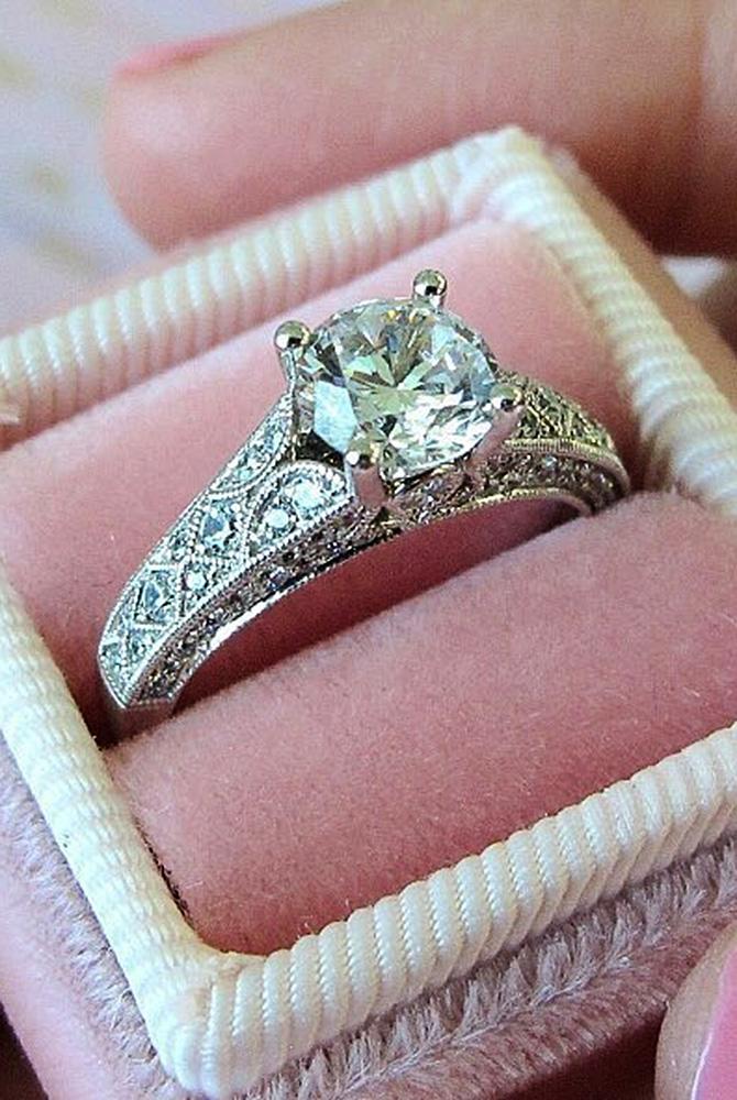 Best vintage engagement rings round cut solitaire white gold