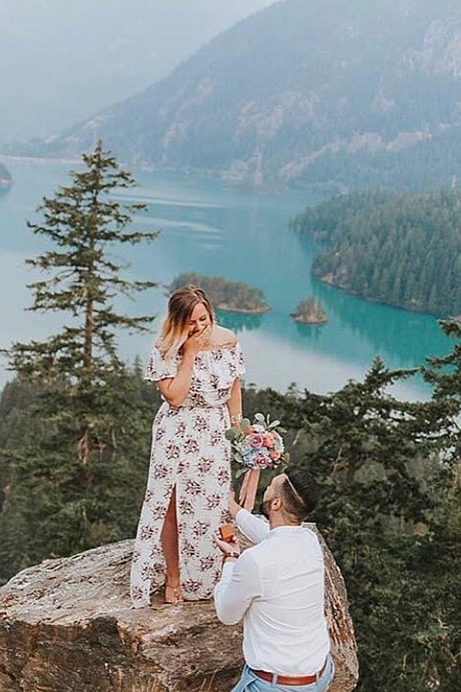 unique proposal ideas romantic breathtaking view couple