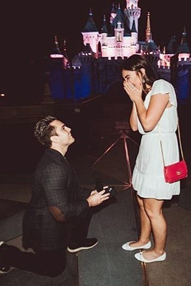 Disney proposal ideas man propose a woman