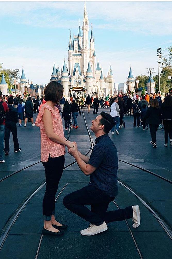 Disney proposal ideas man propose a woman