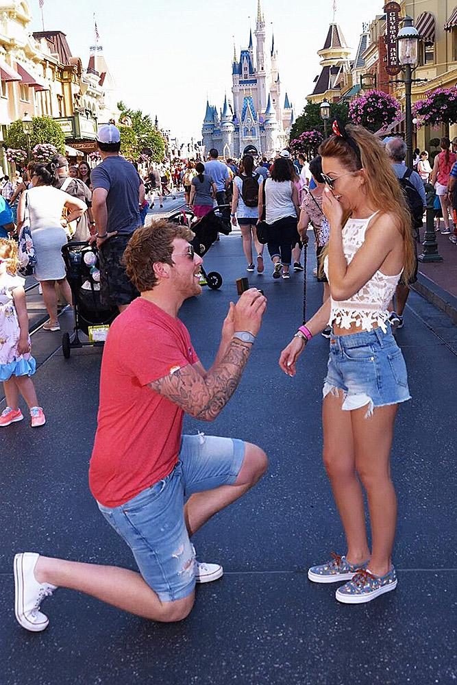 Disney proposal ideas man propose a woman castle