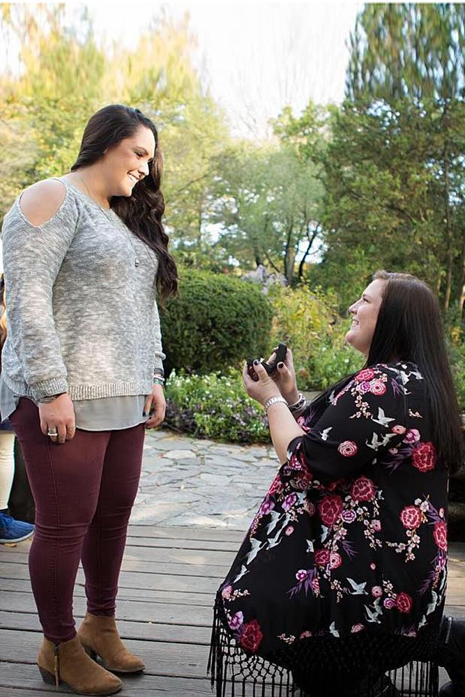 same sex proposals woman propose a woman