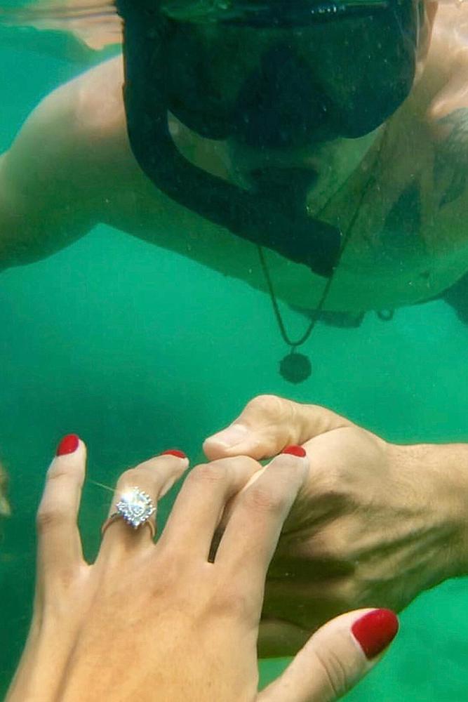 unique engagement ideas engaged couple extreme underwater