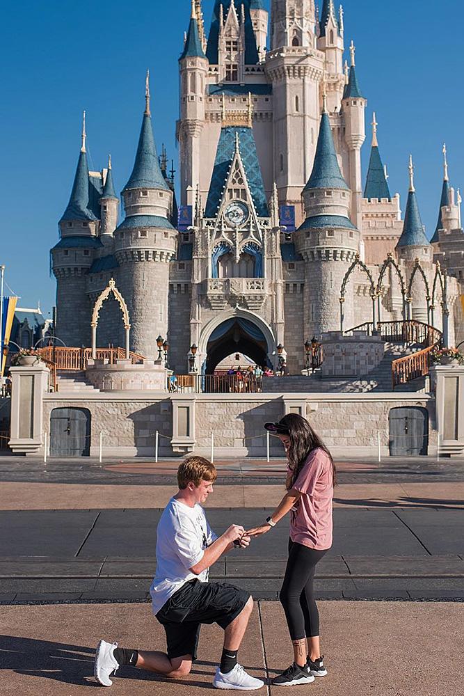 unique engagement ideas man propose a woman disney
