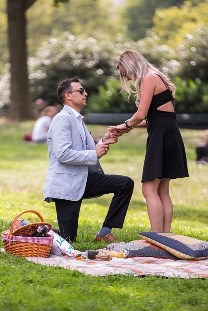 summer proposal ideas romantic proposal during picnic in the park she wondered lizieanne