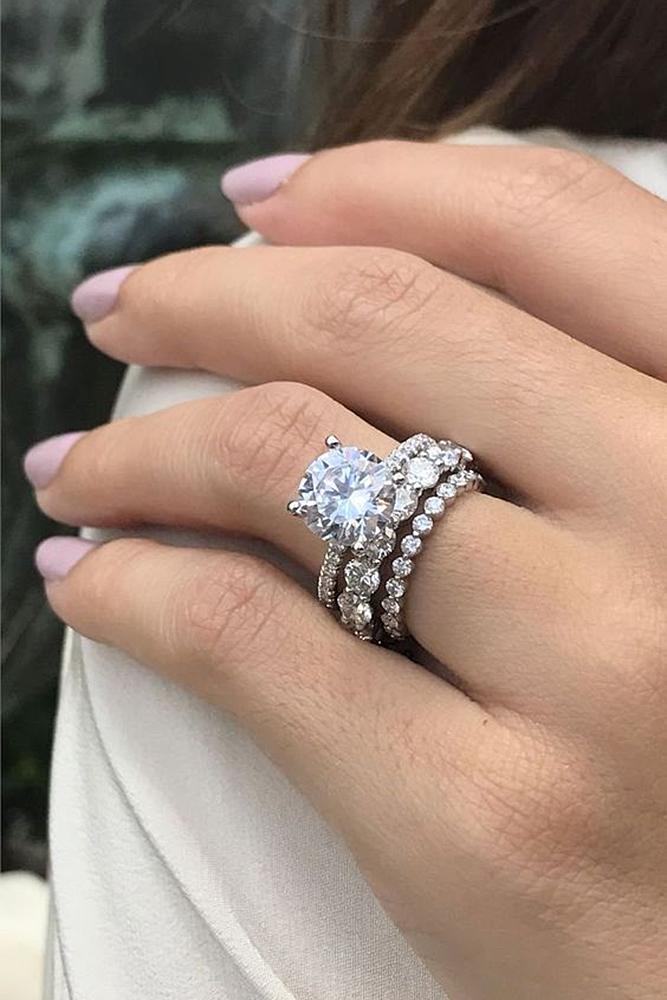 bridal sets ring white gold with one round cut diamond in pave band