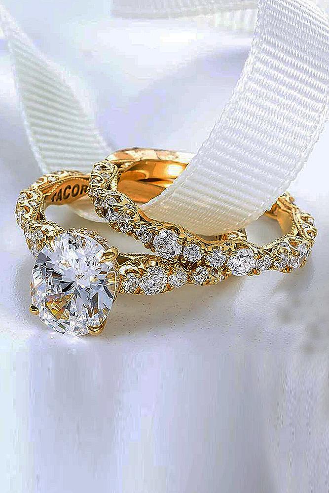 bridal sets yellow gold with round cut diamond in pave band brilliant