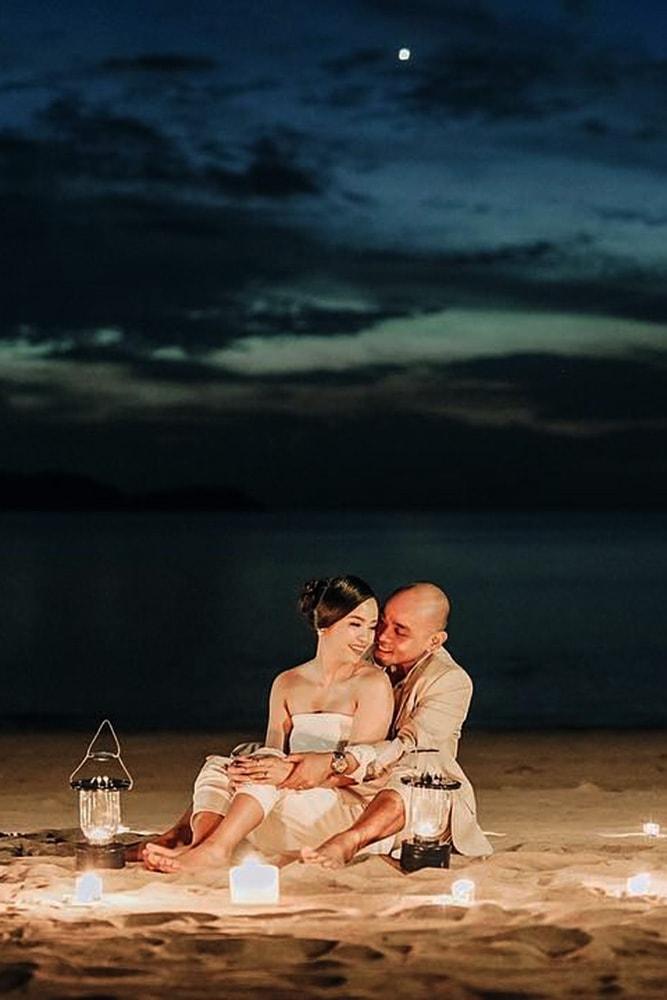 engagement pictures romantic photo ideas on the beach at night