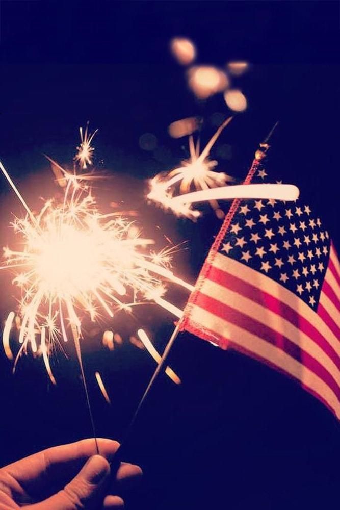 4 july proposal decoration perfect proposal moment photo ideas with usa flag and sparkler independence day fierworks