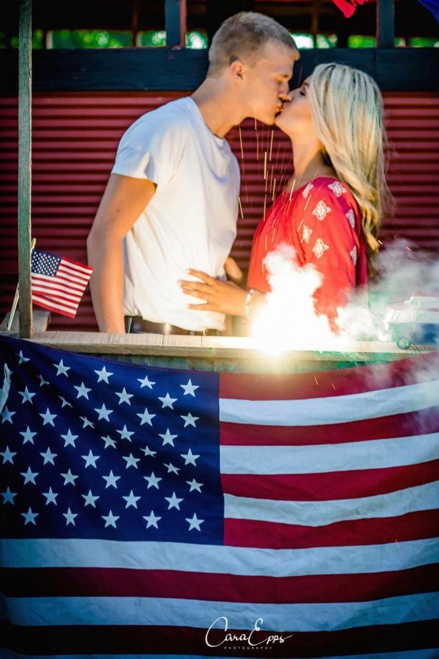 4 july proposal decoration perfect proposal with sparkler american flag sweet kiss independence day perfect proposal