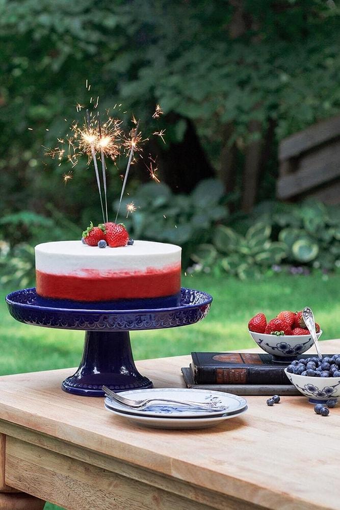 4 july proposal decoration sparkler in the cake perfect proposal independence day surprise for her
