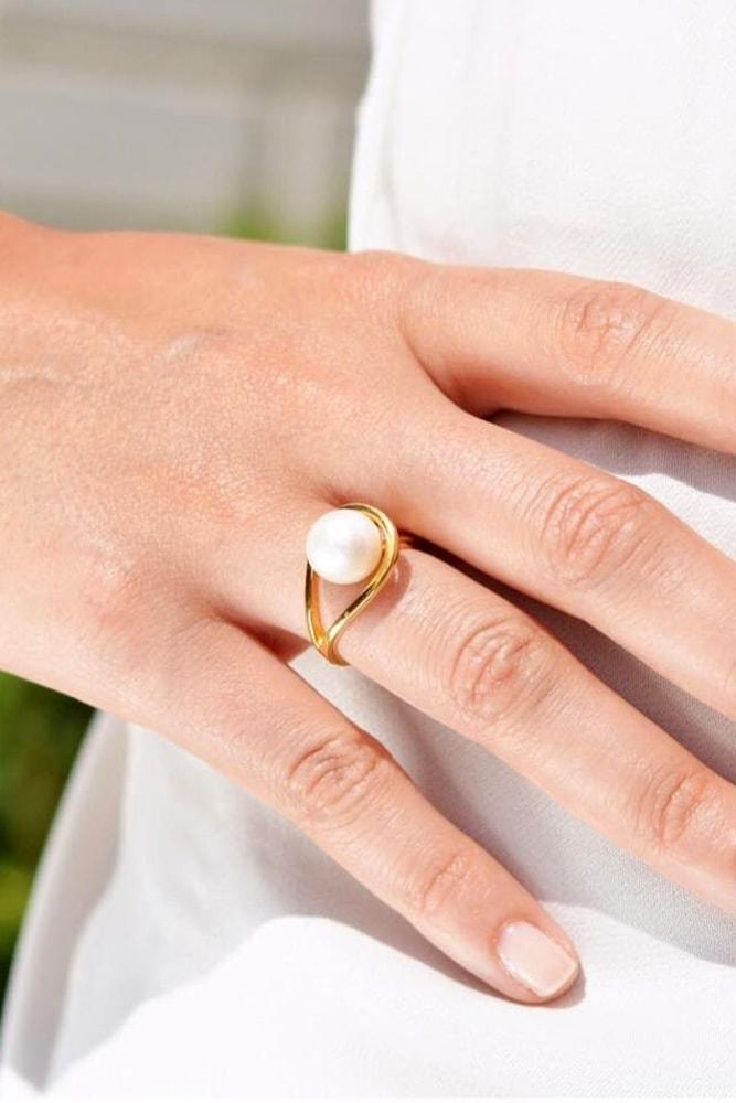 pearl engagement rings rose gold engagement rings non diamond engagement rings