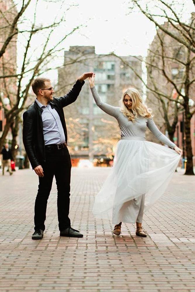 engagement photos fall photo ideas marriage proposal creative-engagement photo ideas romantic engagement photo