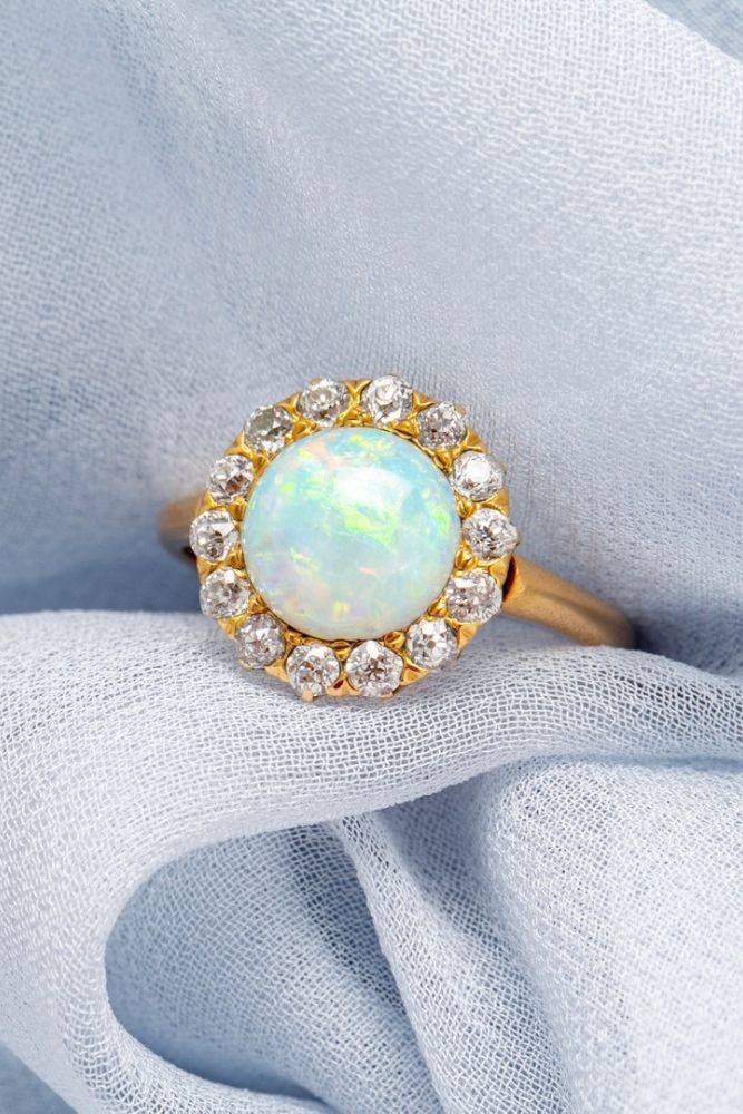 best vintage engagement rings halo rings