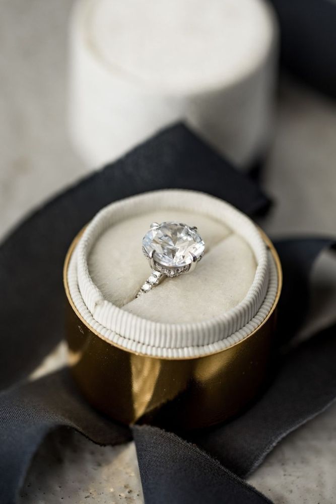 best vintage engagement rings with pave band
