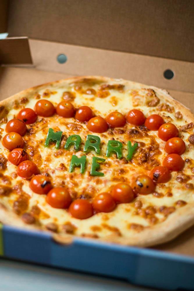 tasty proposal ideas best proposal ideas marriage proposal engagement announcement romantic proposal ideas proposal pizza