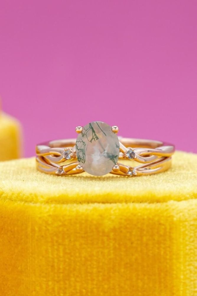 vintage wedding rings in rose gold