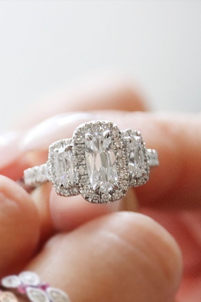 emerald engagement rings diamond halo rings2