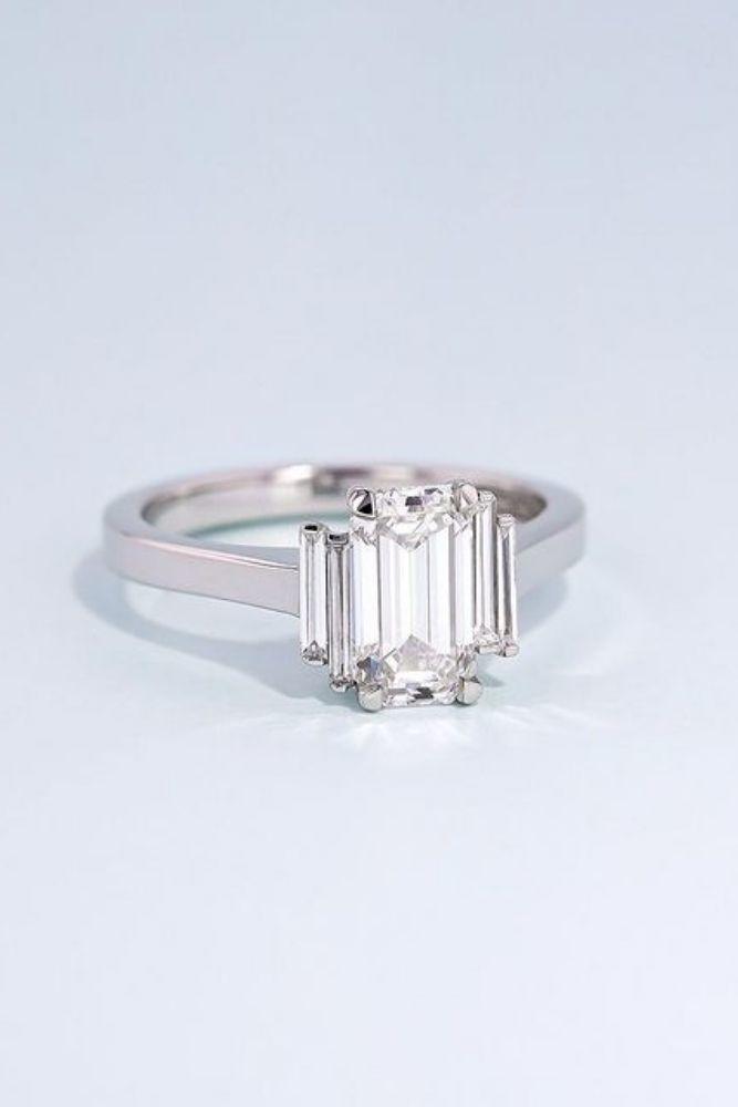 emerald engagement rings three stone rings1