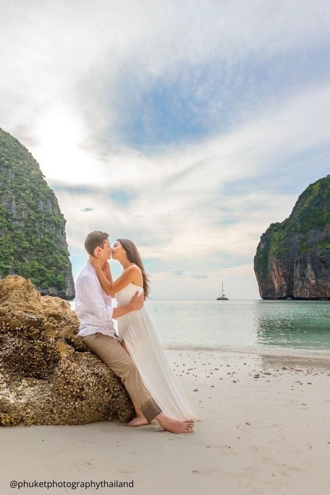 summer proposal ideas love couple at the beach phuketphotographythailand