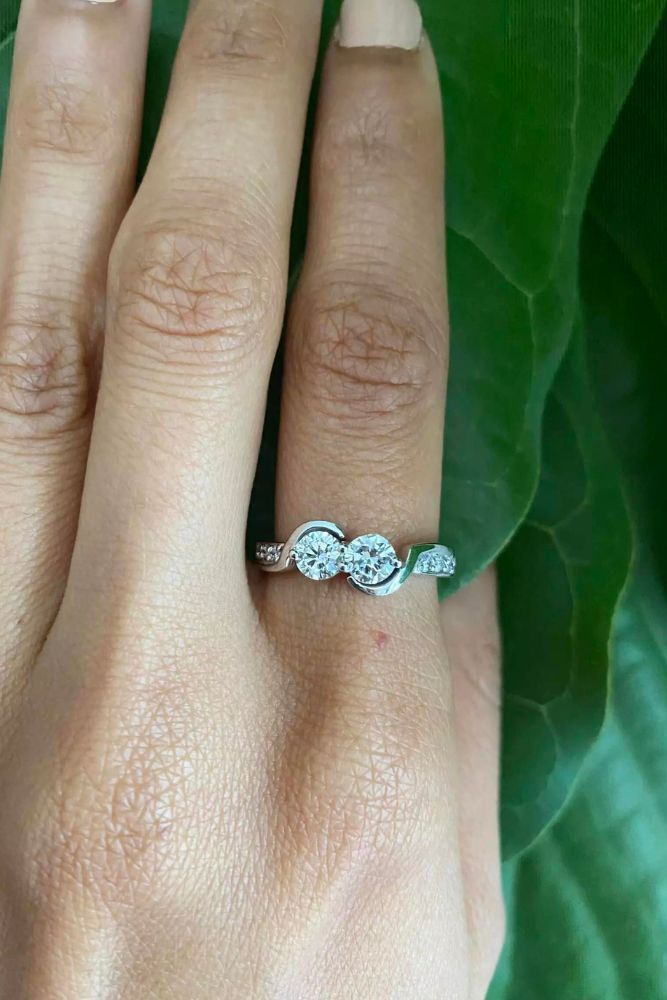 diamond engagement rings round rings