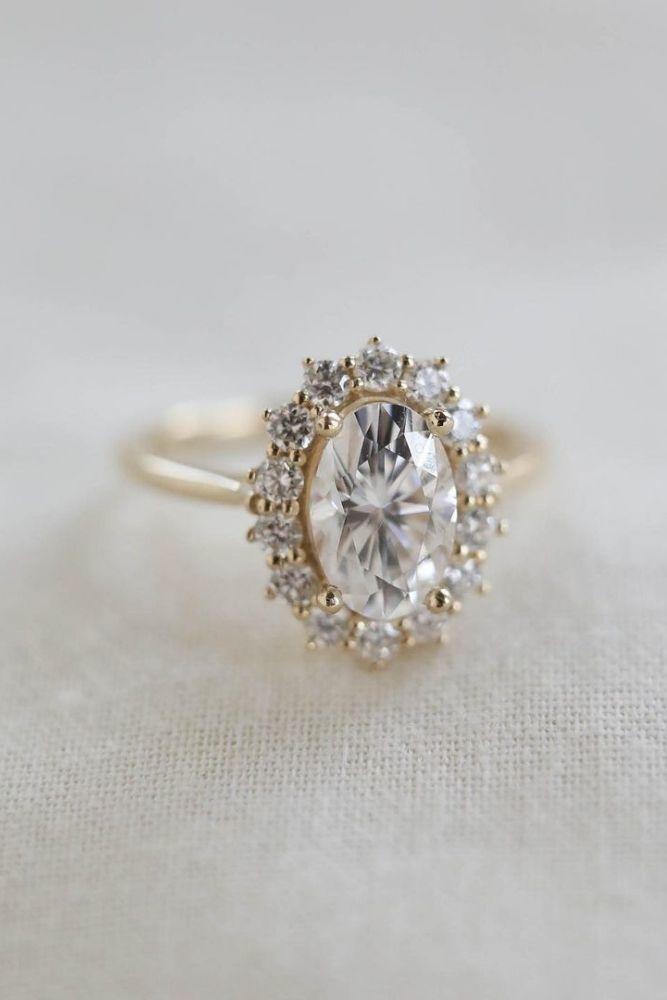 oval engagement rings halo engagement rings1