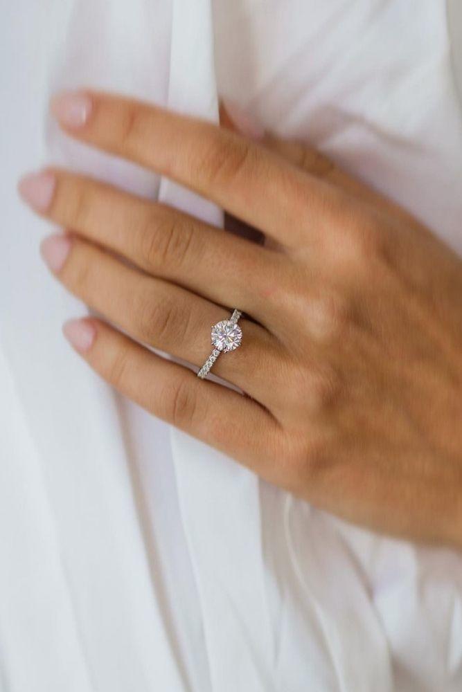 moissanite engagement rings with round cut moissanite2
