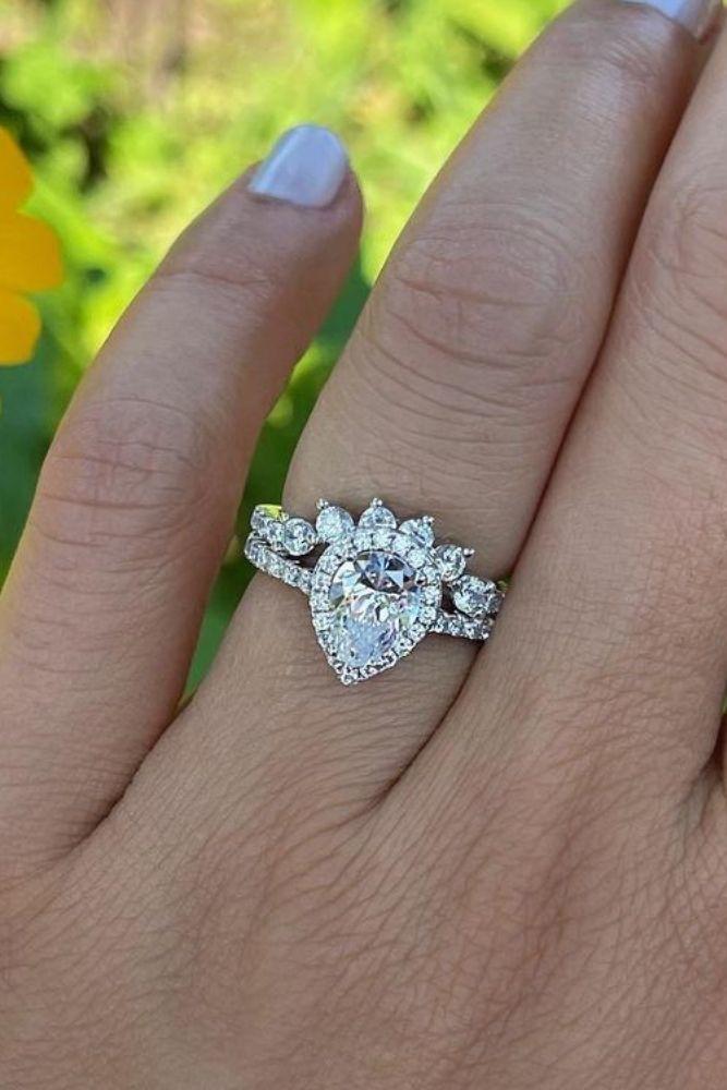 simple engagement rings pear shaped rings1