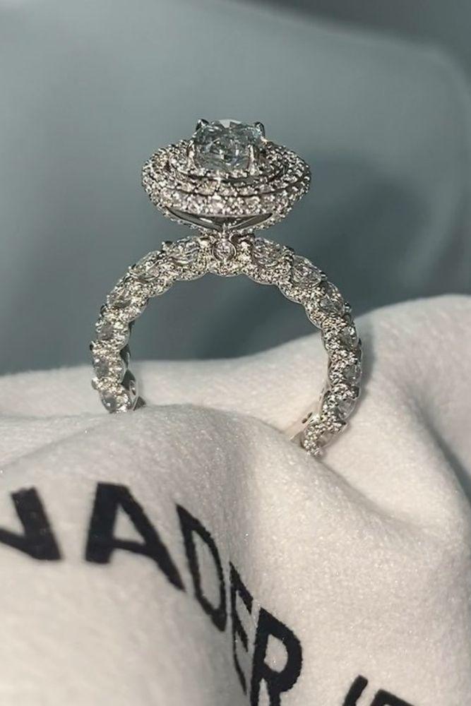 simple engagement rings radiant cut diamonds rings