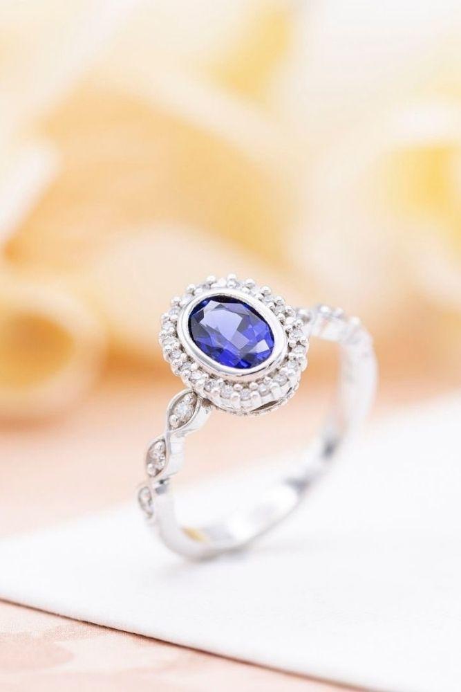 sapphire engagement rings in white gold