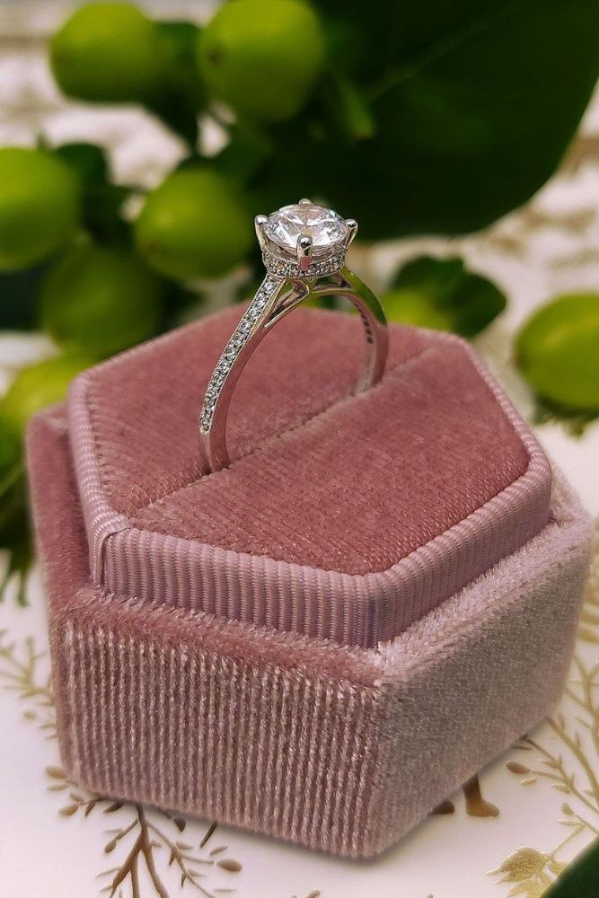 unique engagement rings with round cut stone