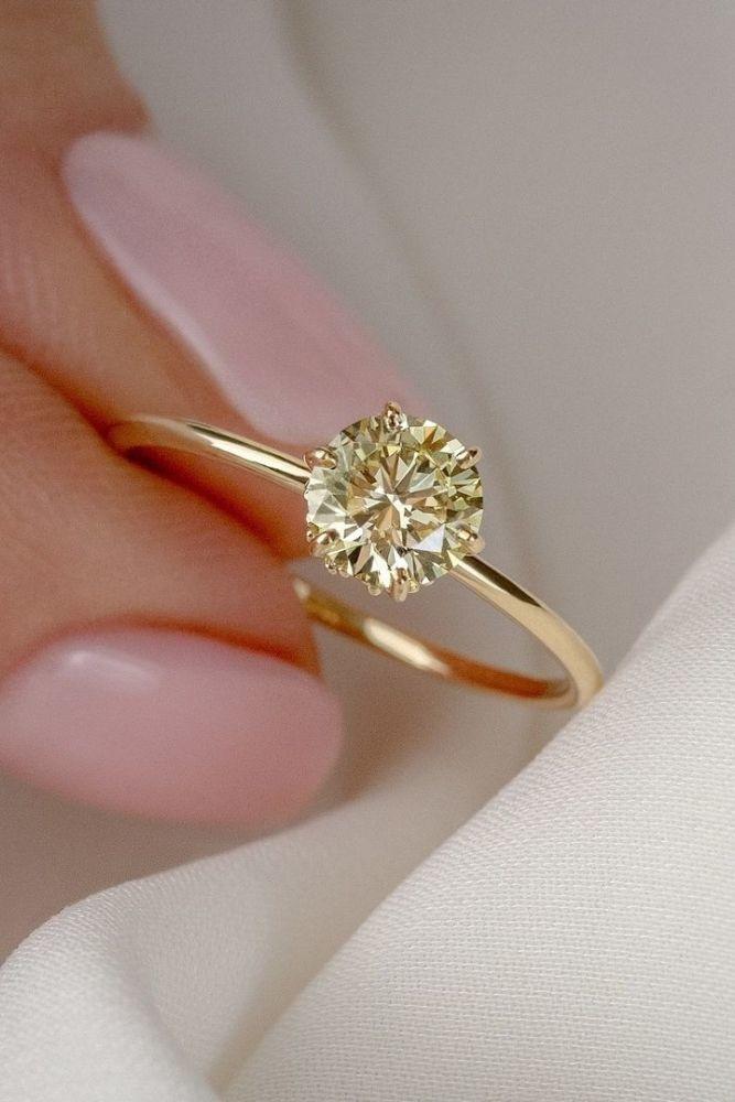 solitaire engagement rings round cut rings